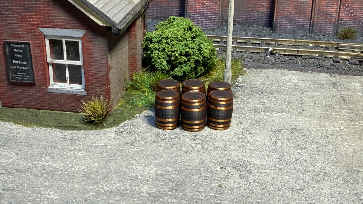 Wooden Whiskey Barrels 200l (Pack of 6) in OO Scale