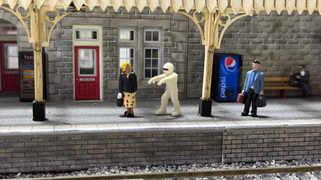 Egyptian Mummy Figure (Pack of 2) in OO Scale