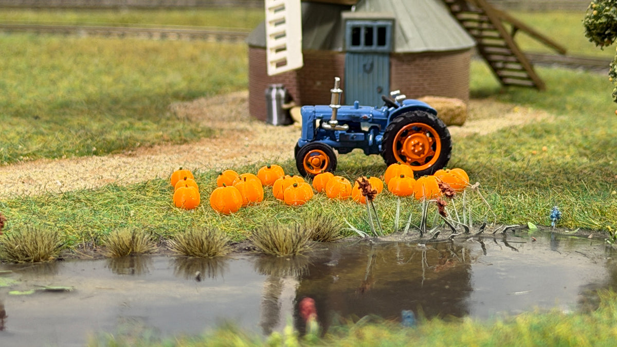 Pumpkins (Pack of 20) in OO Scale