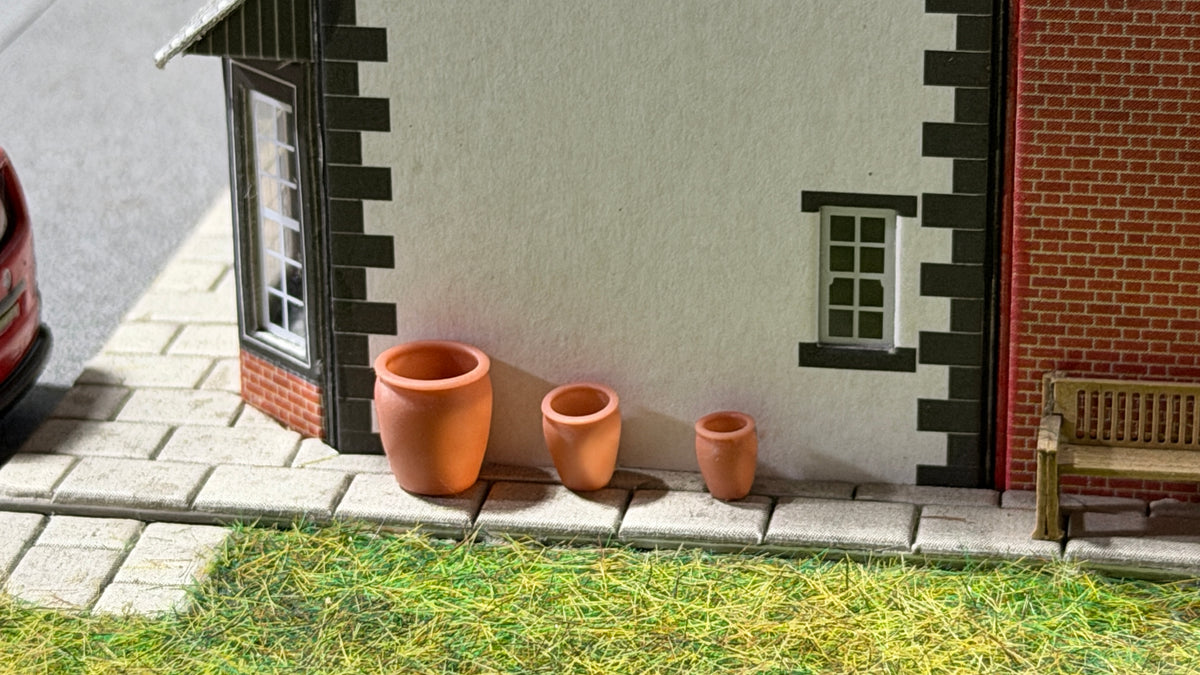 Red Clay Garden Planter Pots (Pack of 6) in OO Scale