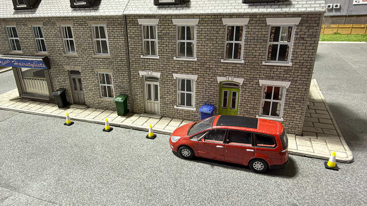 Traffic Cones (Pack of 20) in OO Scale