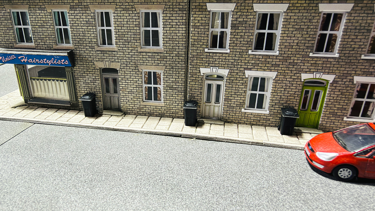 Wheelie Bins (Pack of 6) in OO Scale (Unpainted)